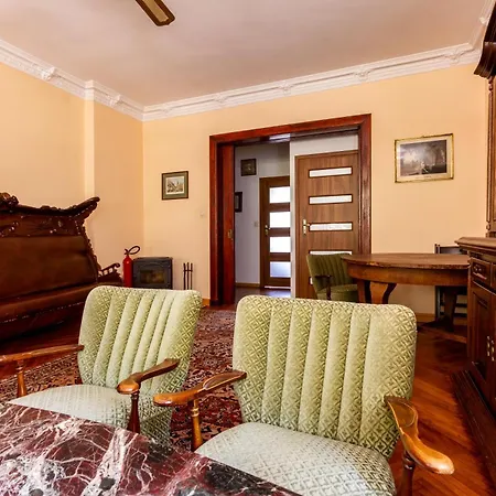 Апартаменты Wrzeszcz Spacious House By Bookinghost