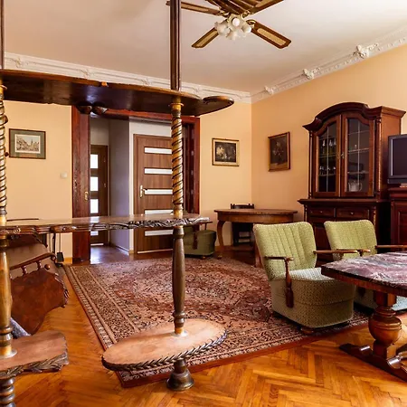 Wrzeszcz Spacious House By Bookinghost * Гданьск