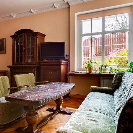 Апартаменты Wrzeszcz Spacious House By Bookinghost
